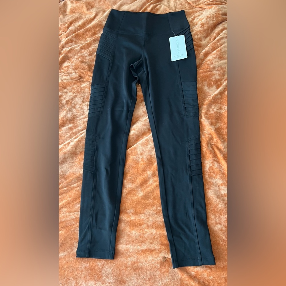 NWT. ATHLETA Delancey Textured Moto Tight Black Leggings Zip Ankles Sz S C12